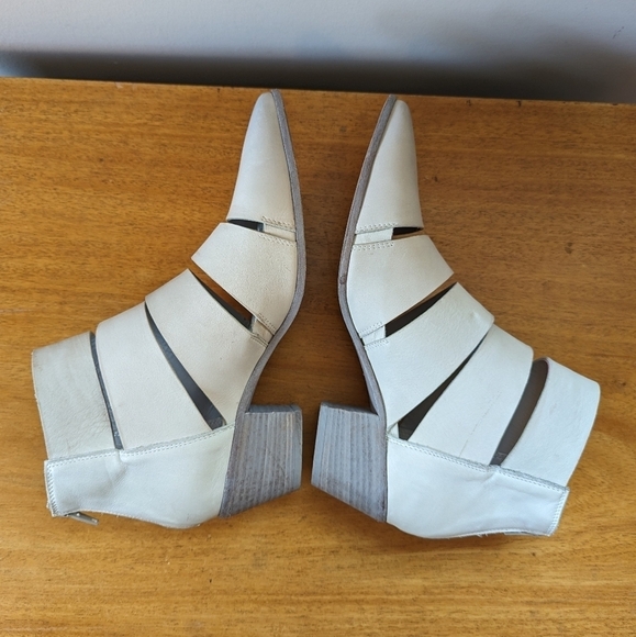 Elana Lachi Leather Western Cut-out Boots Grey Boho - Picture 13 of 16